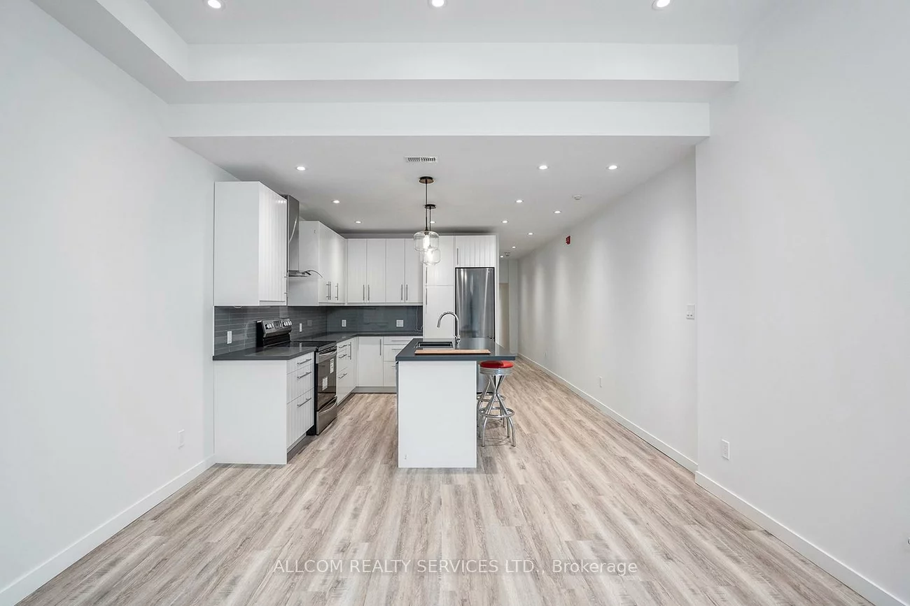 713, Gerrard, South Riverdale, Toronto