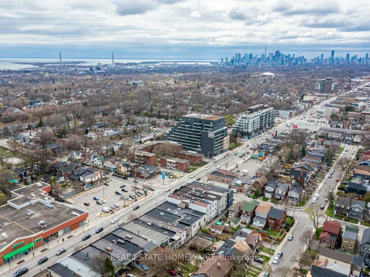 2438, Danforth, East End-Danforth, Toronto