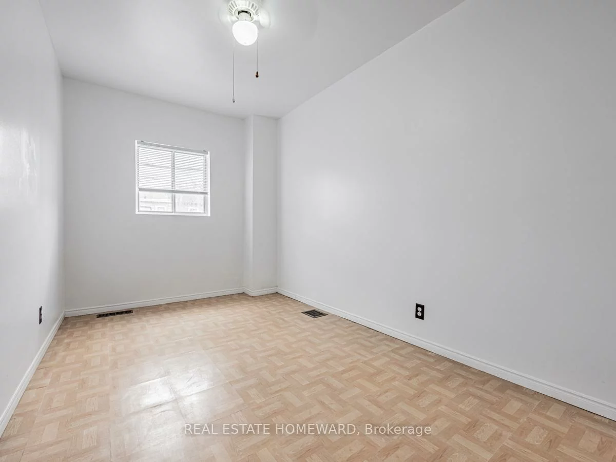 2438, Danforth, East End-Danforth, Toronto