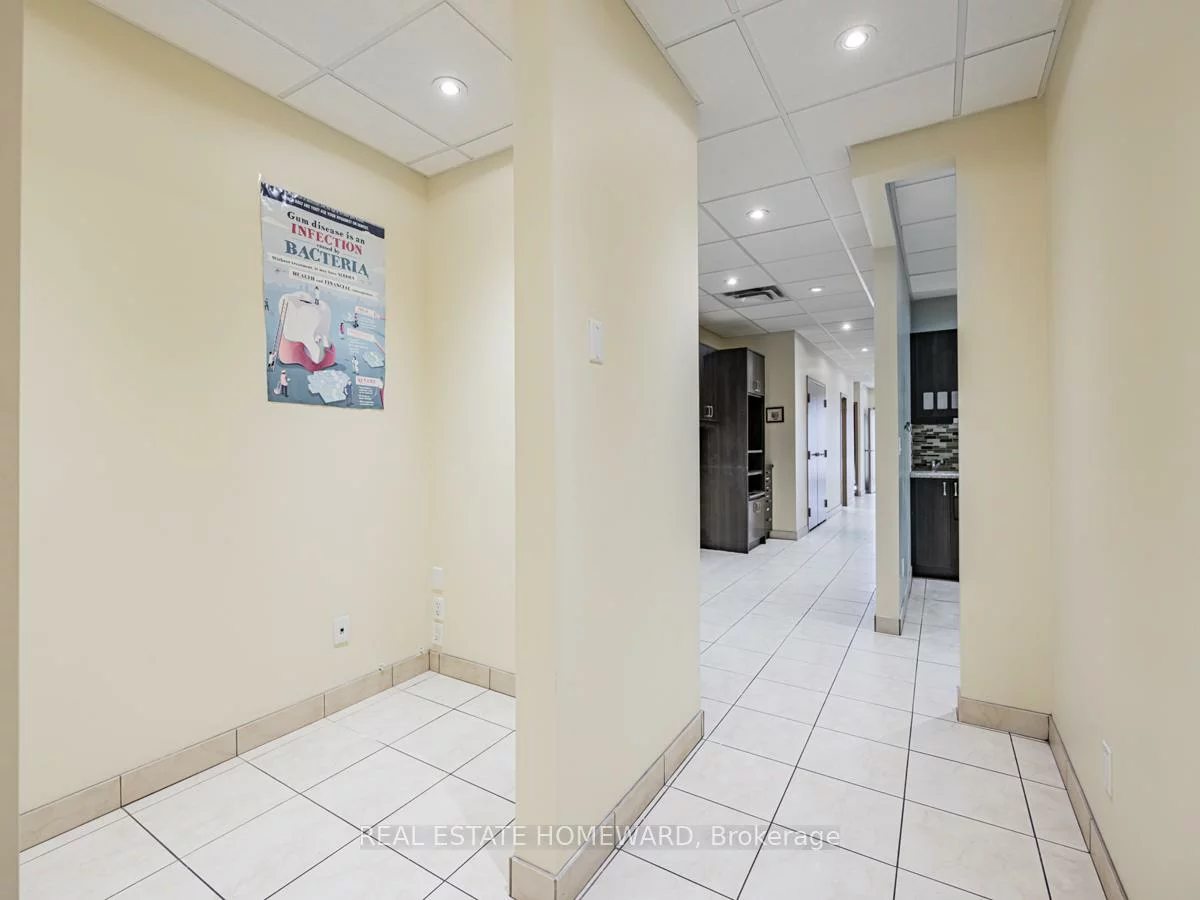 2438, Danforth, East End-Danforth, Toronto