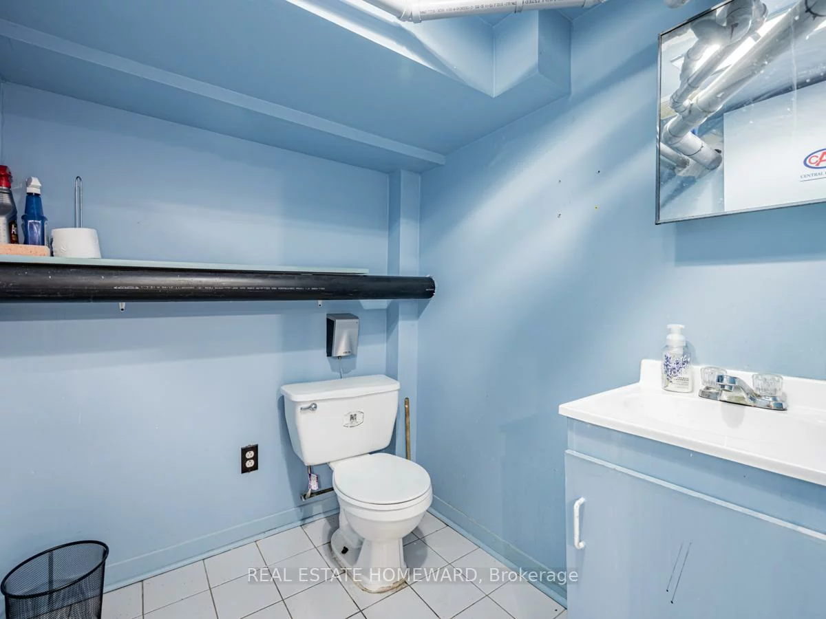 2438, Danforth, East End-Danforth, Toronto