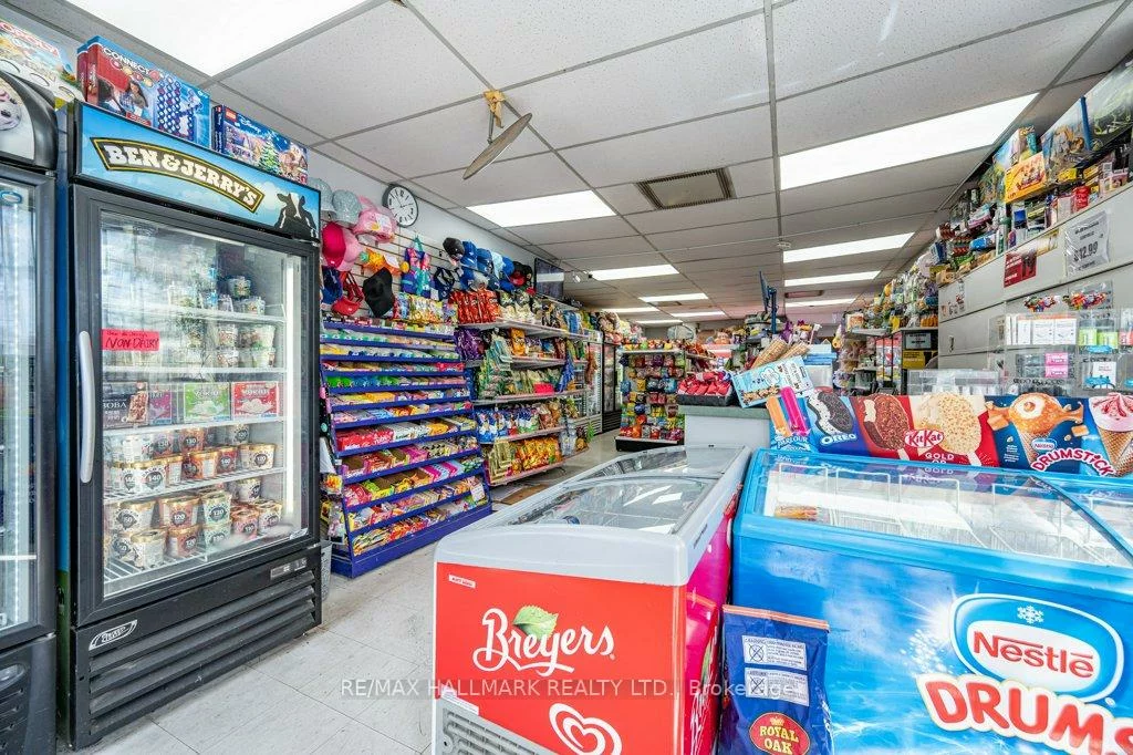 675, Broadview, North Riverdale, Toronto