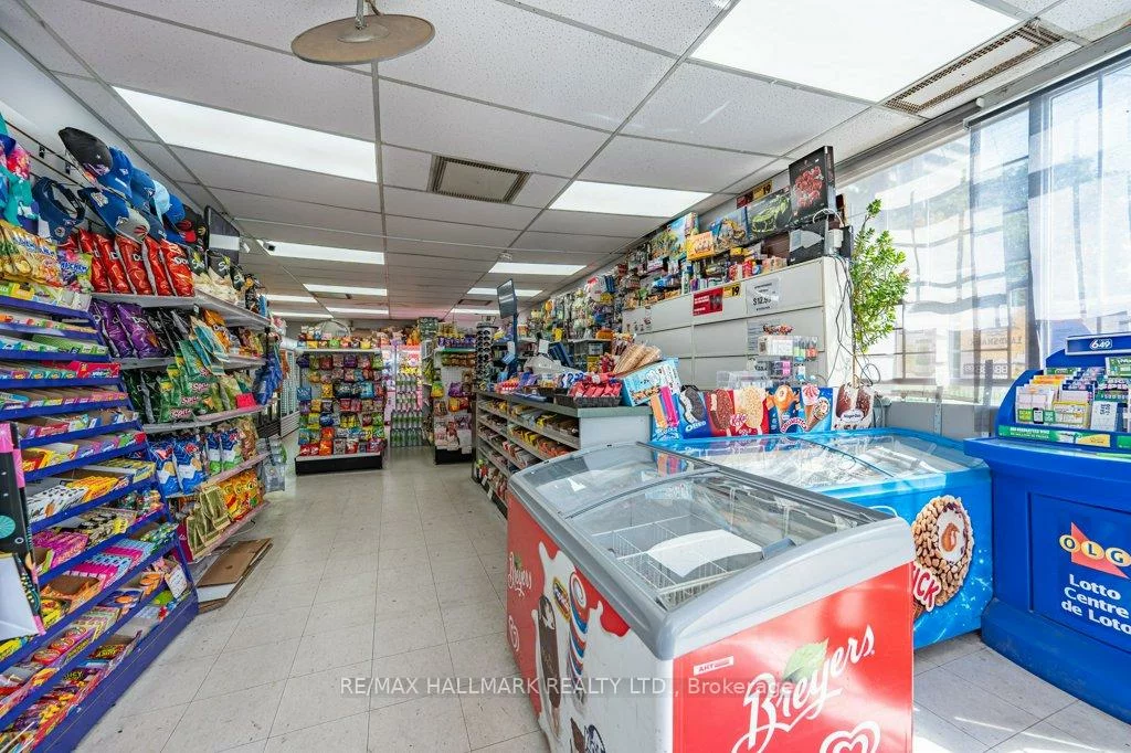 675, Broadview, North Riverdale, Toronto