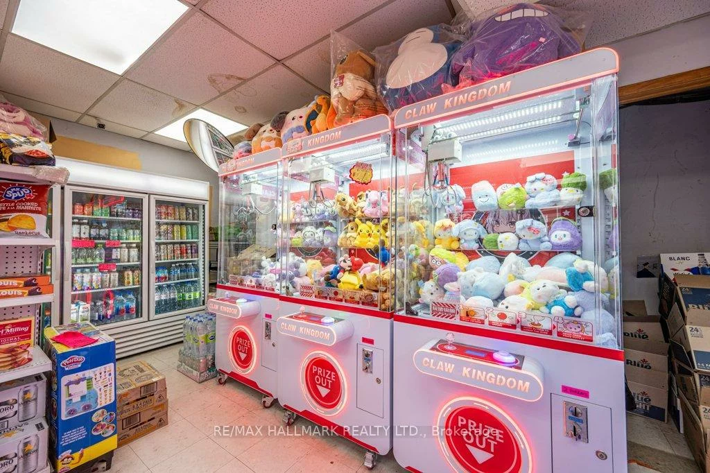 675, Broadview, North Riverdale, Toronto
