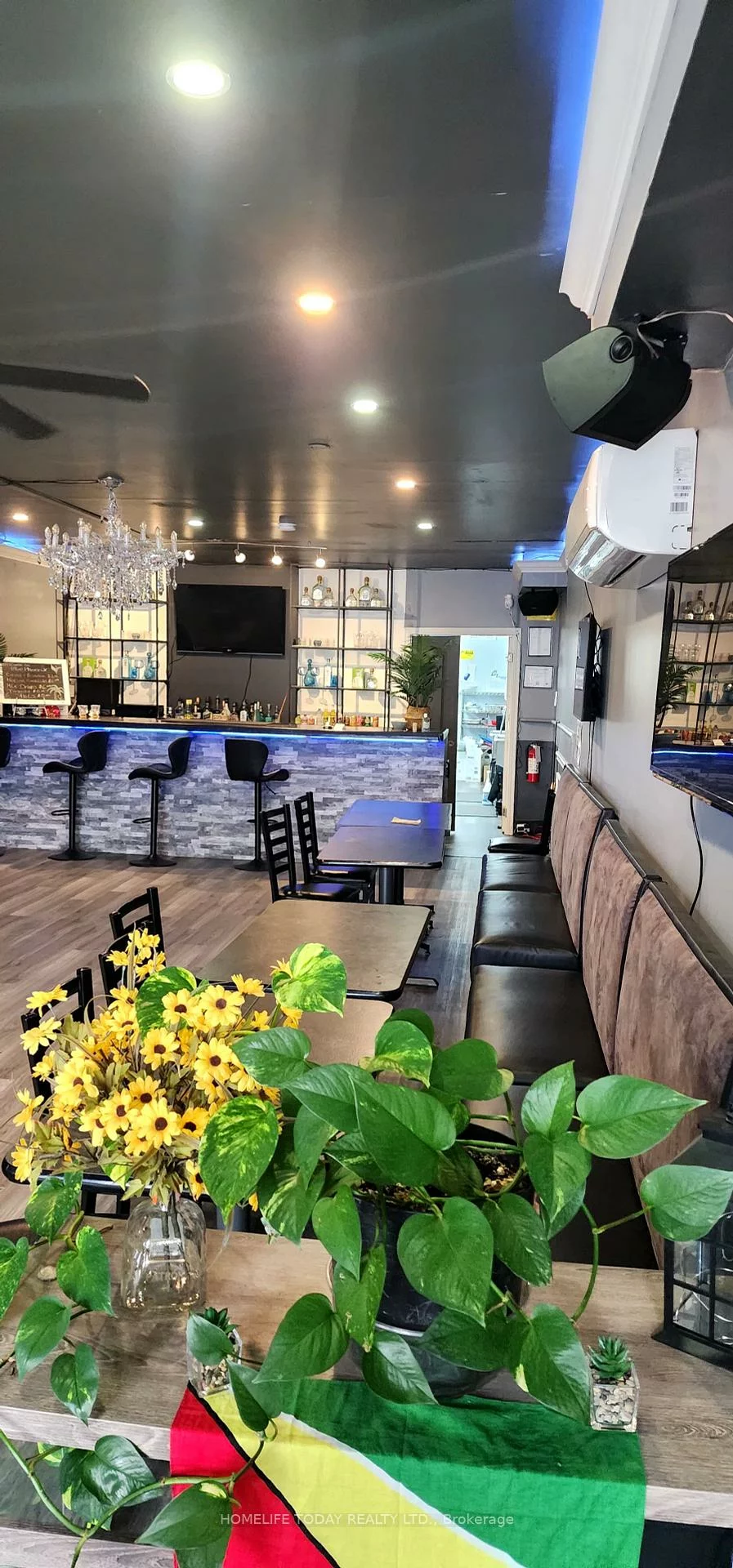 2480, Kingston, Birchcliffe-Cliffside, Toronto