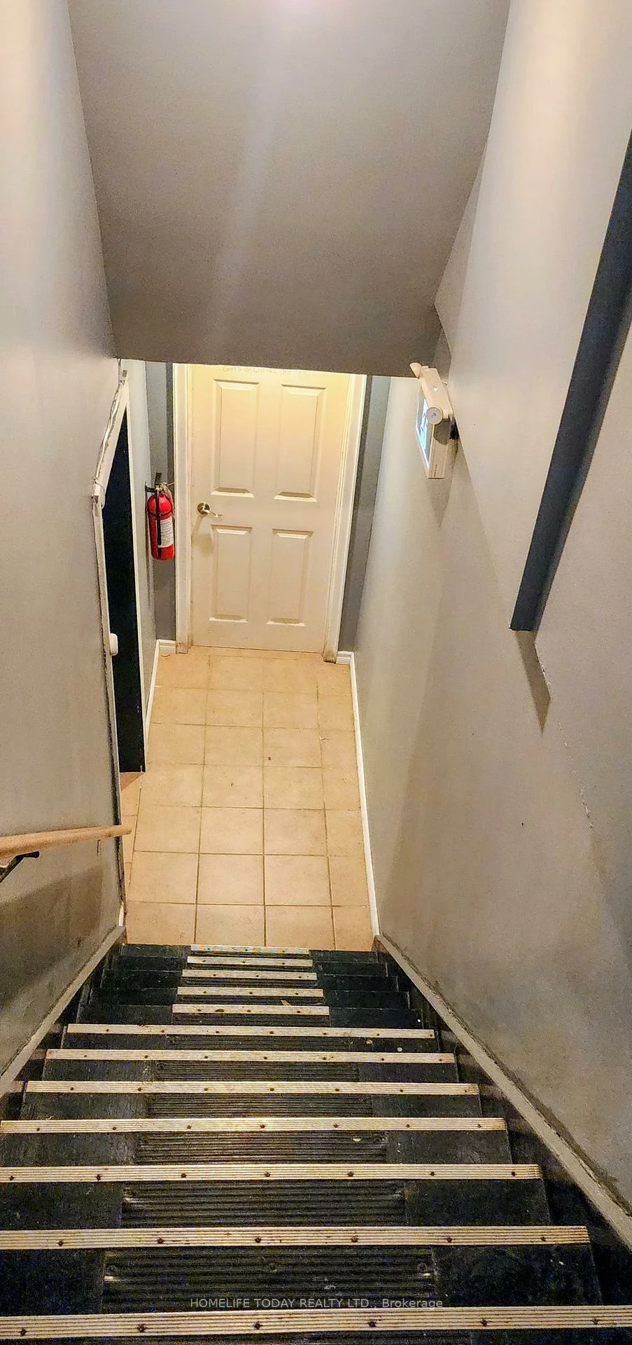 2480, Kingston, Birchcliffe-Cliffside, Toronto