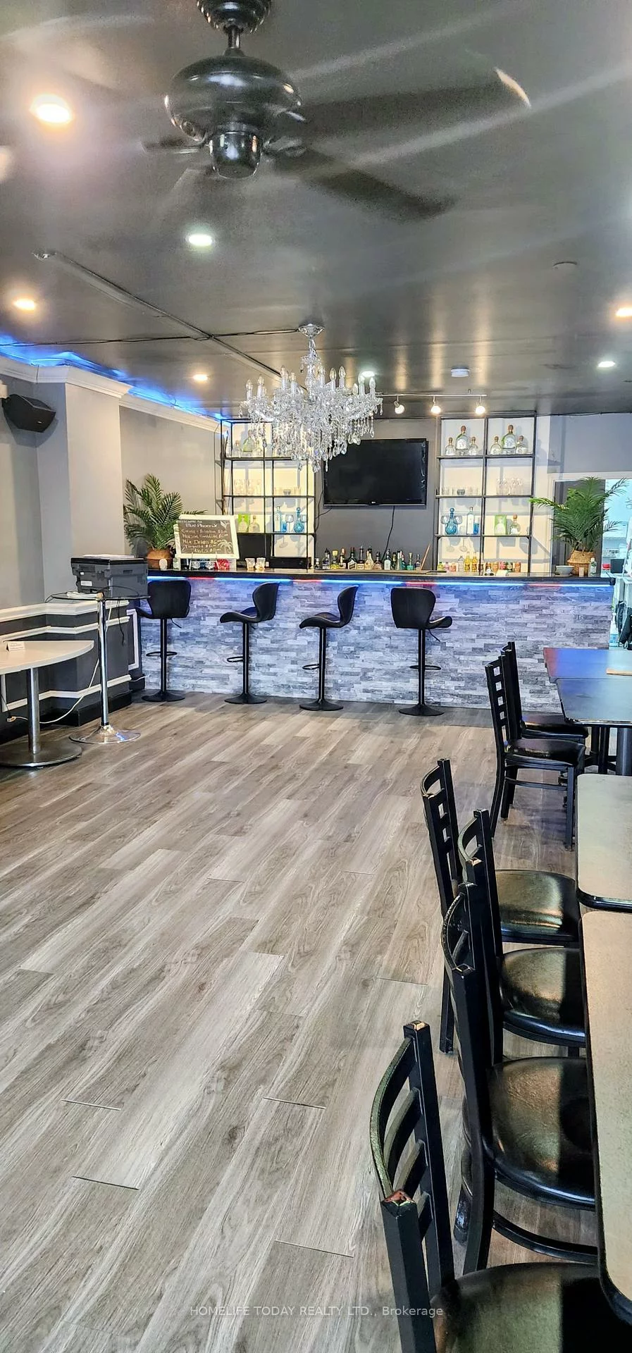 2480, Kingston, Birchcliffe-Cliffside, Toronto