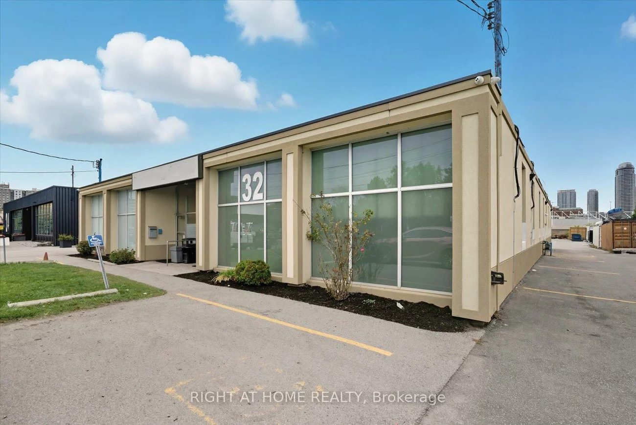 30-32, Progress, Dorset Park, Toronto