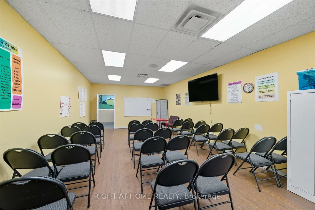 30-32, Progress, Dorset Park, Toronto
