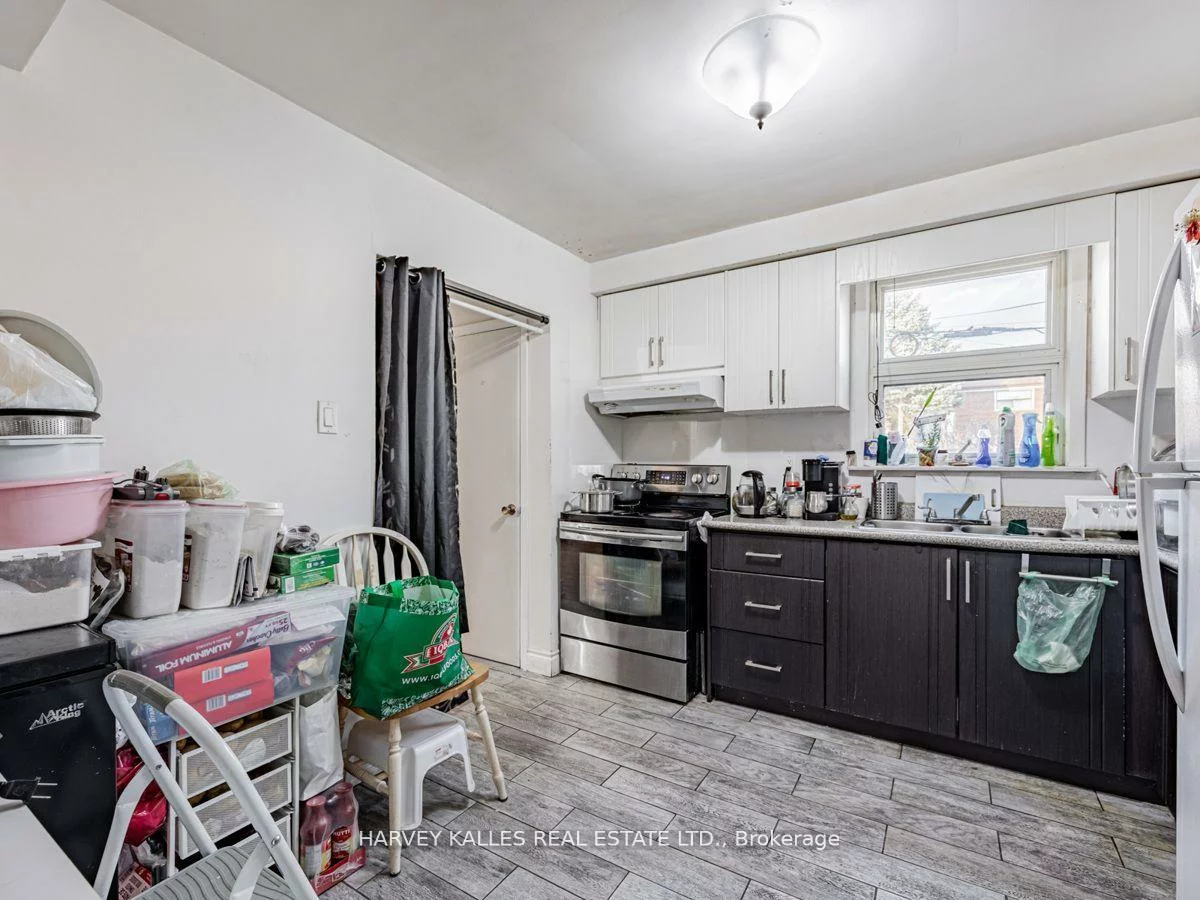 561-563, Danforth, Clairlea-Birchmount, Toronto