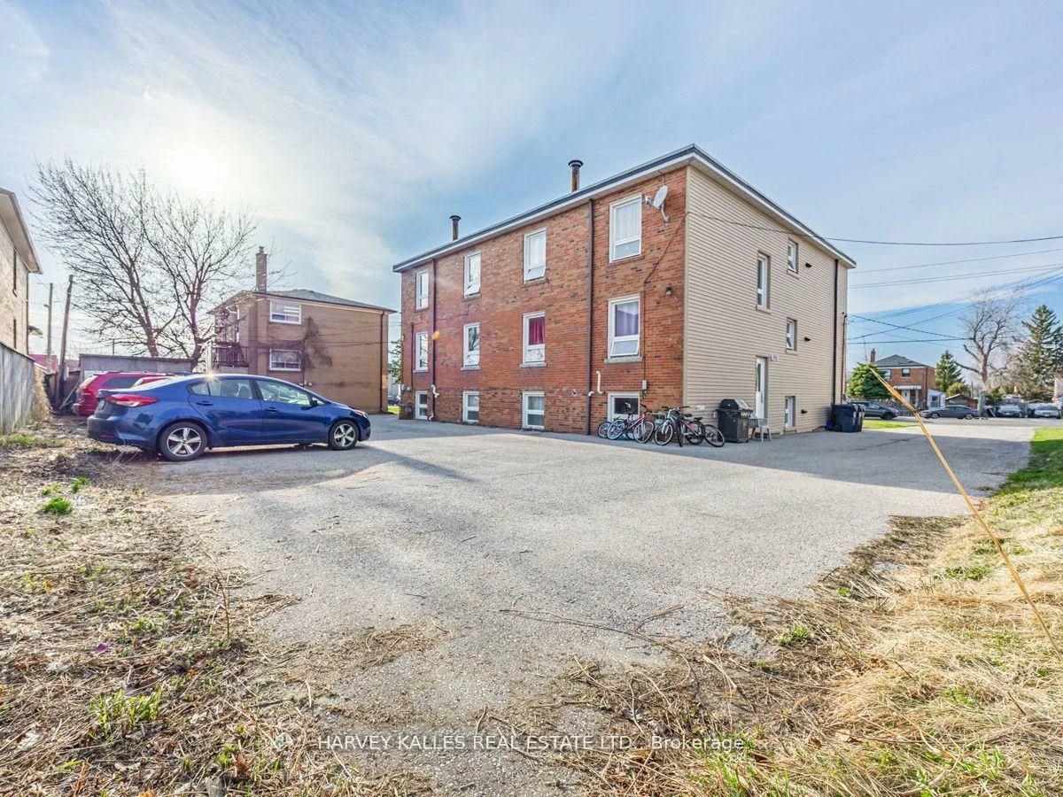 561-563, Danforth, Clairlea-Birchmount, Toronto