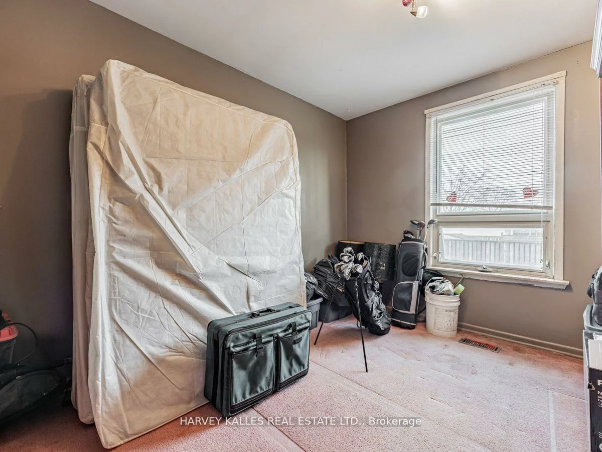 561-563, Danforth, Clairlea-Birchmount, Toronto