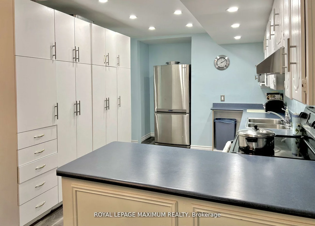 899, Pape, Danforth Village-East York, Toronto