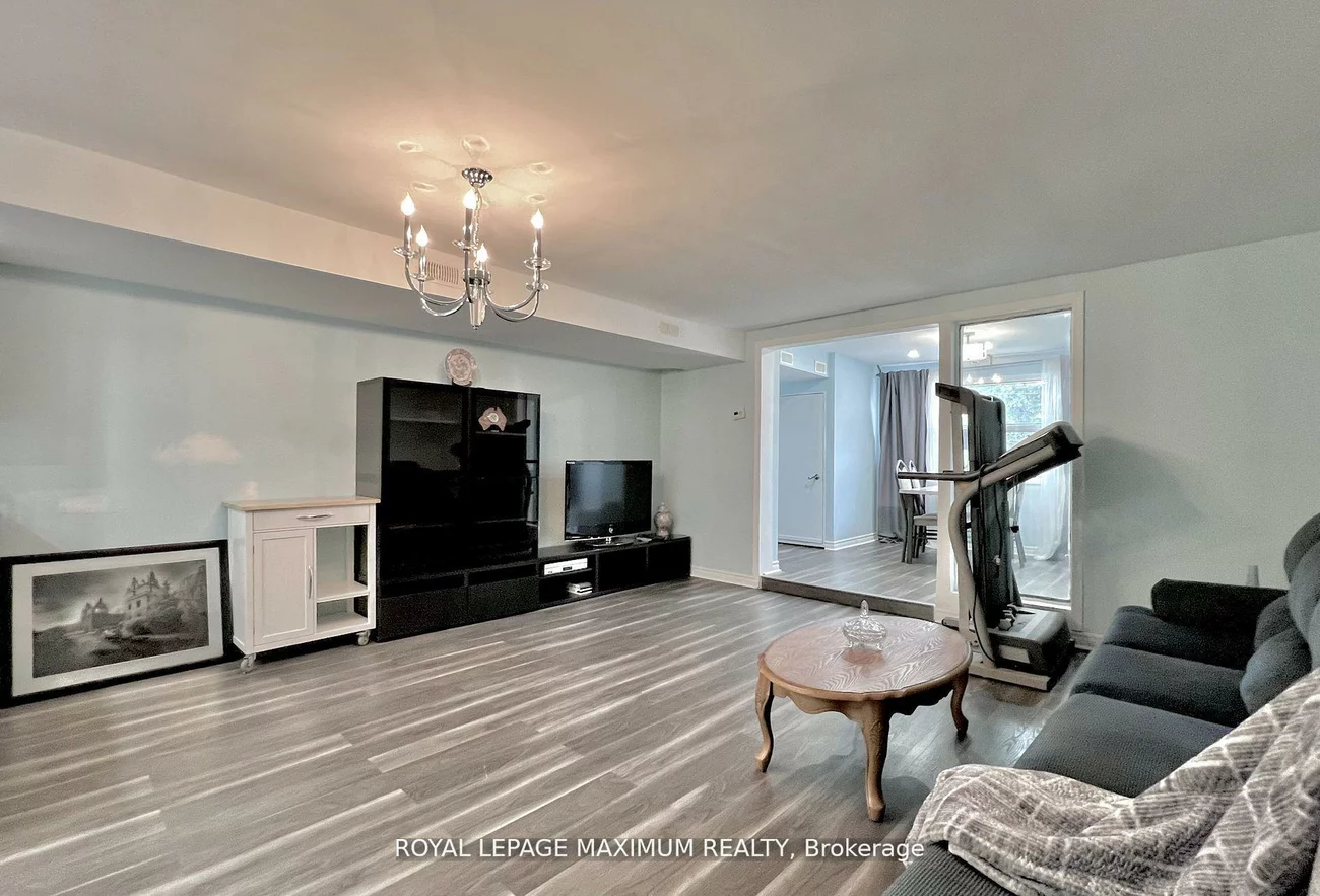 899, Pape, Danforth Village-East York, Toronto