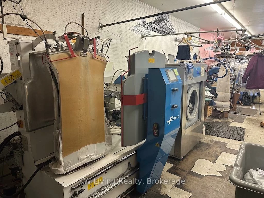 1581, Ellesmere, Woburn, Toronto