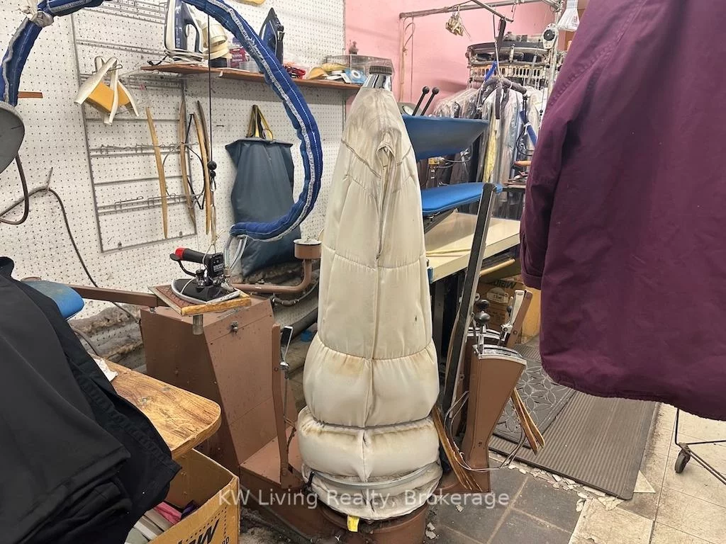 1581, Ellesmere, Woburn, Toronto