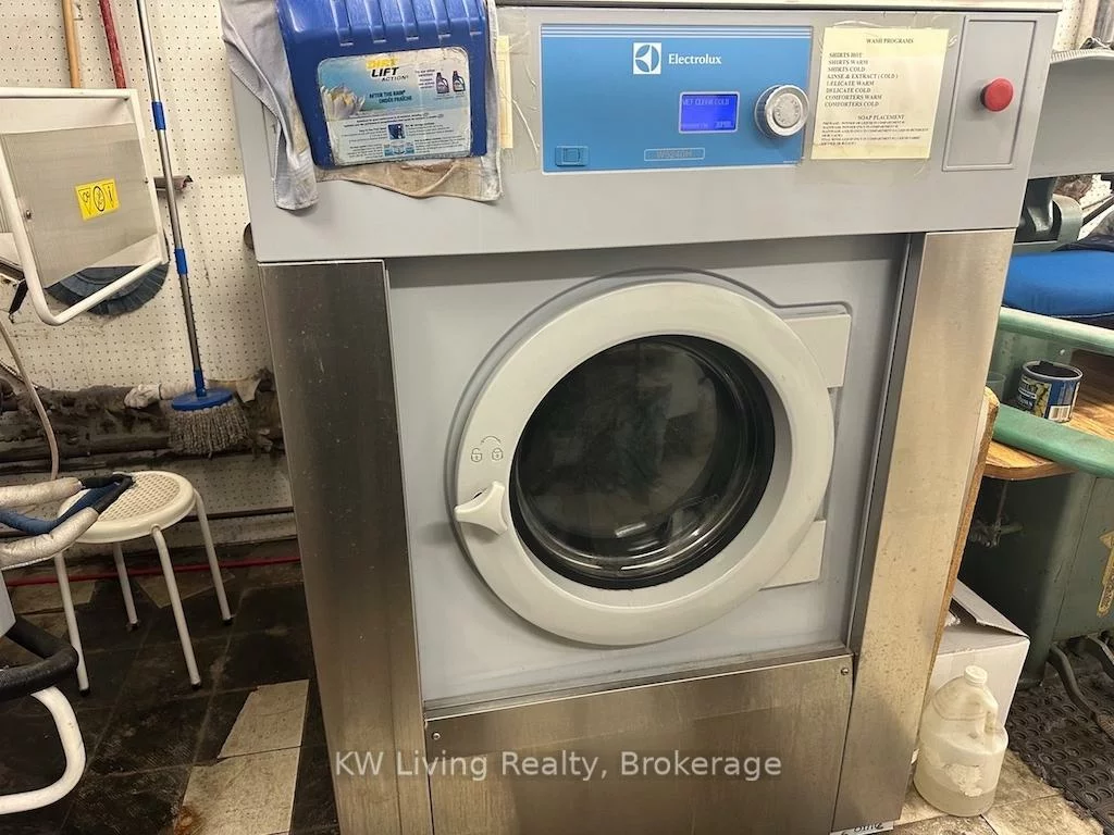 1581, Ellesmere, Woburn, Toronto