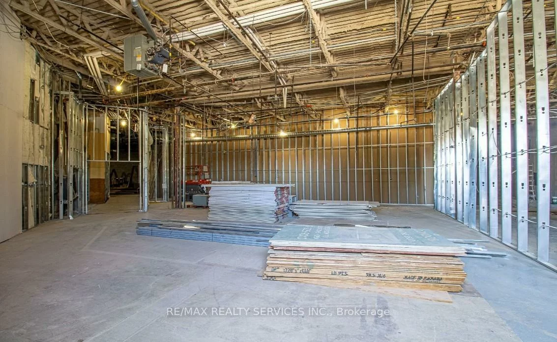 30, Dean Park, Rouge E11, Toronto