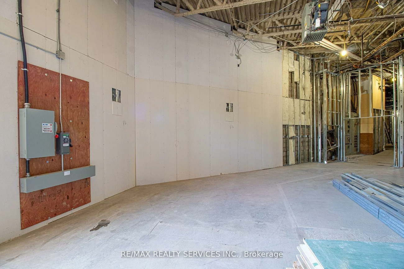 30, Dean Park, Rouge E11, Toronto