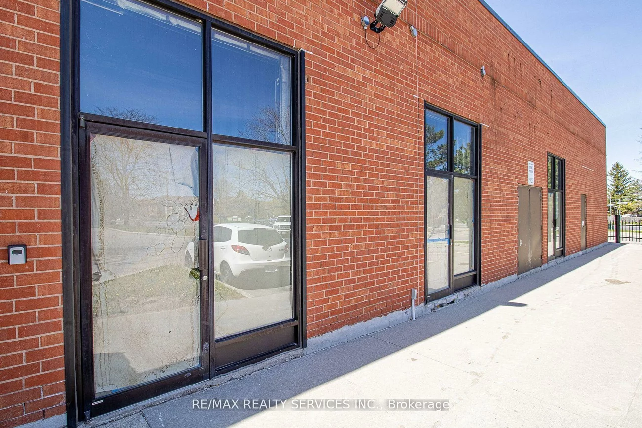 30, Dean Park, Rouge E11, Toronto