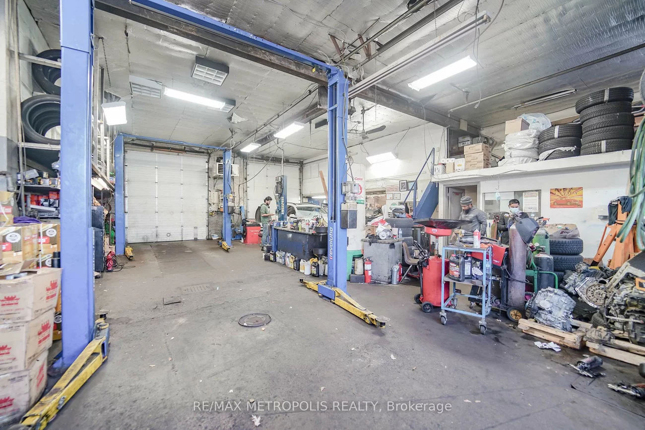 2789 & 2793, Danforth, East End-Danforth, Toronto