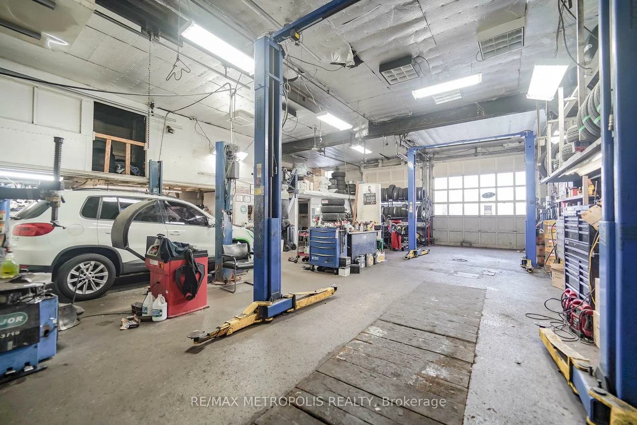 2789 & 2793, Danforth, East End-Danforth, Toronto