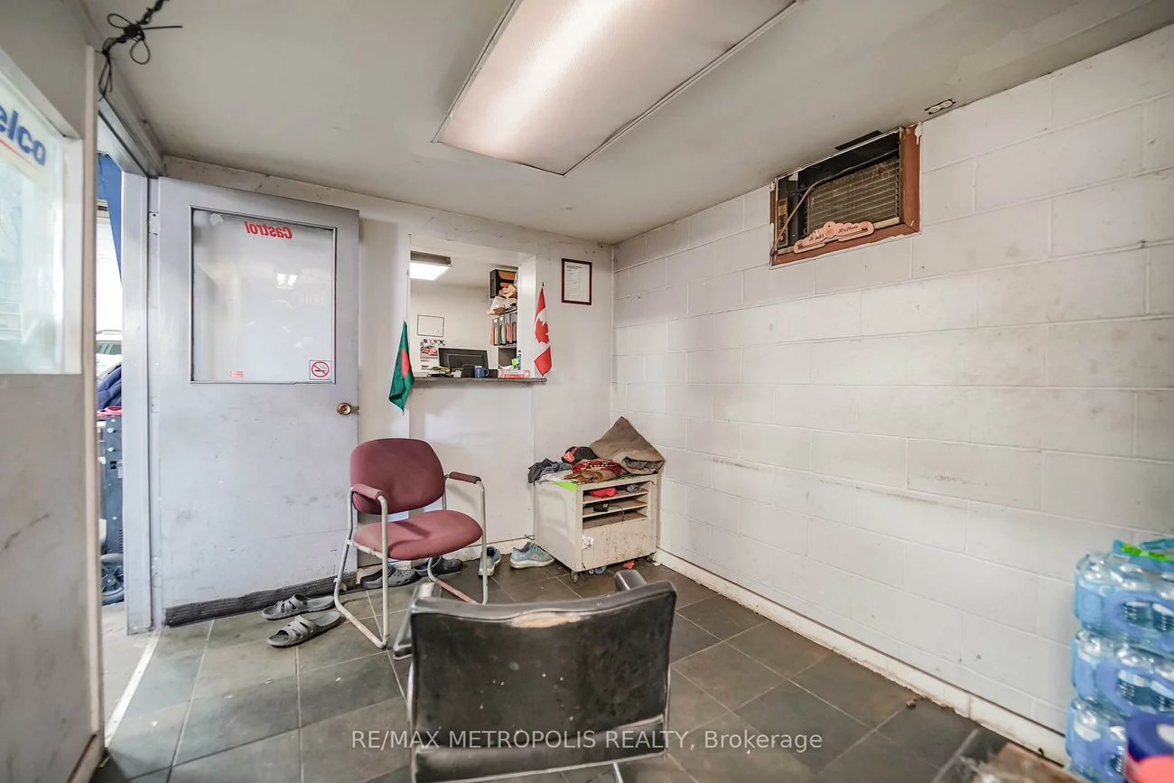 2789 & 2793, Danforth, East End-Danforth, Toronto