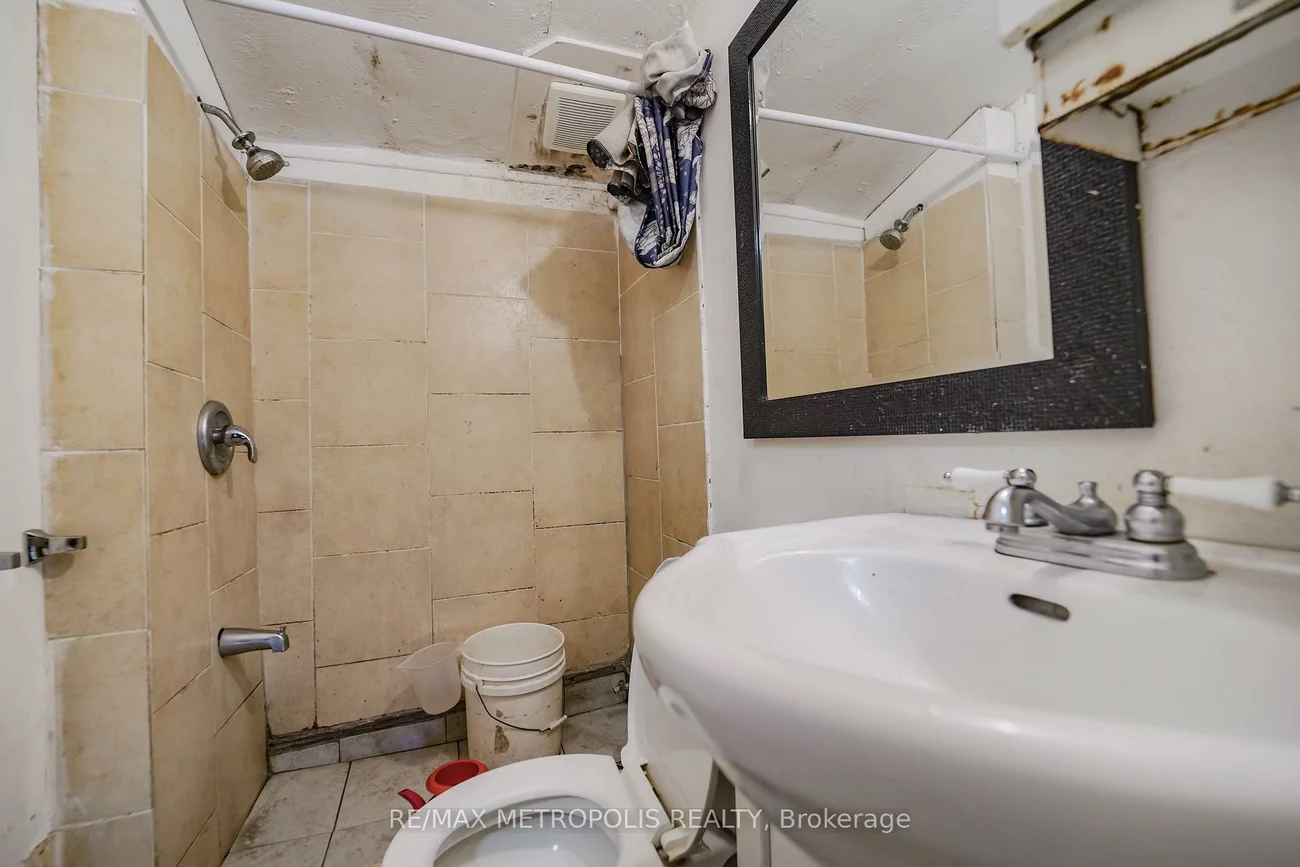 2789 & 2793, Danforth, East End-Danforth, Toronto