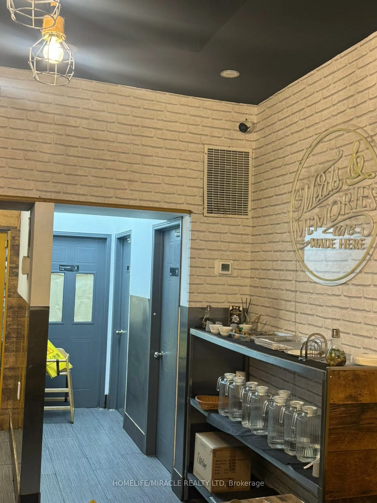 1348, Kennedy, Dorset Park, Toronto