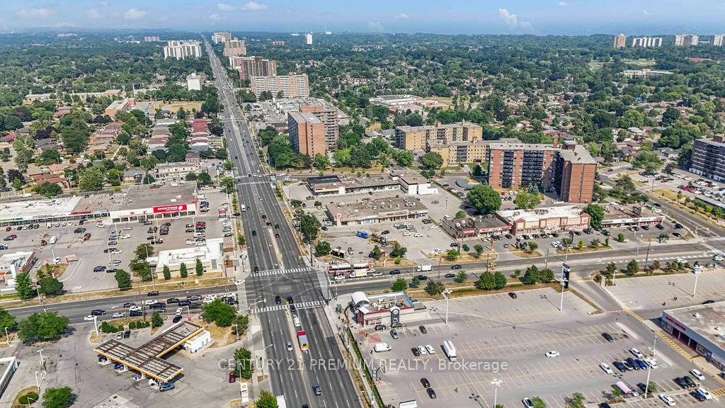 3601, Lawrence, Woburn, Toronto