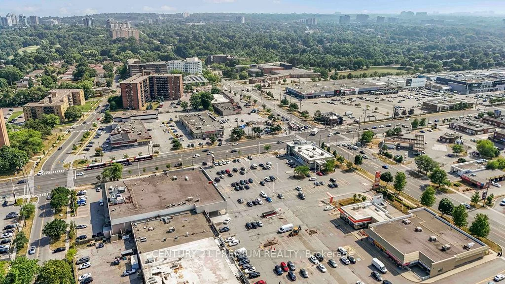 3601, Lawrence, Woburn, Toronto