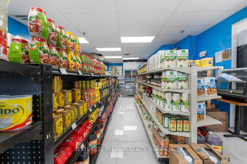 3601, Lawrence, Woburn, Toronto