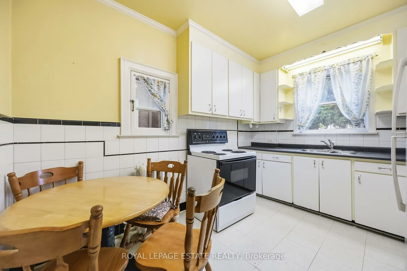 877, Broadview, Playter Estates-Danforth, Toronto