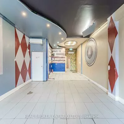 3212, Danforth, Oakridge, Toronto