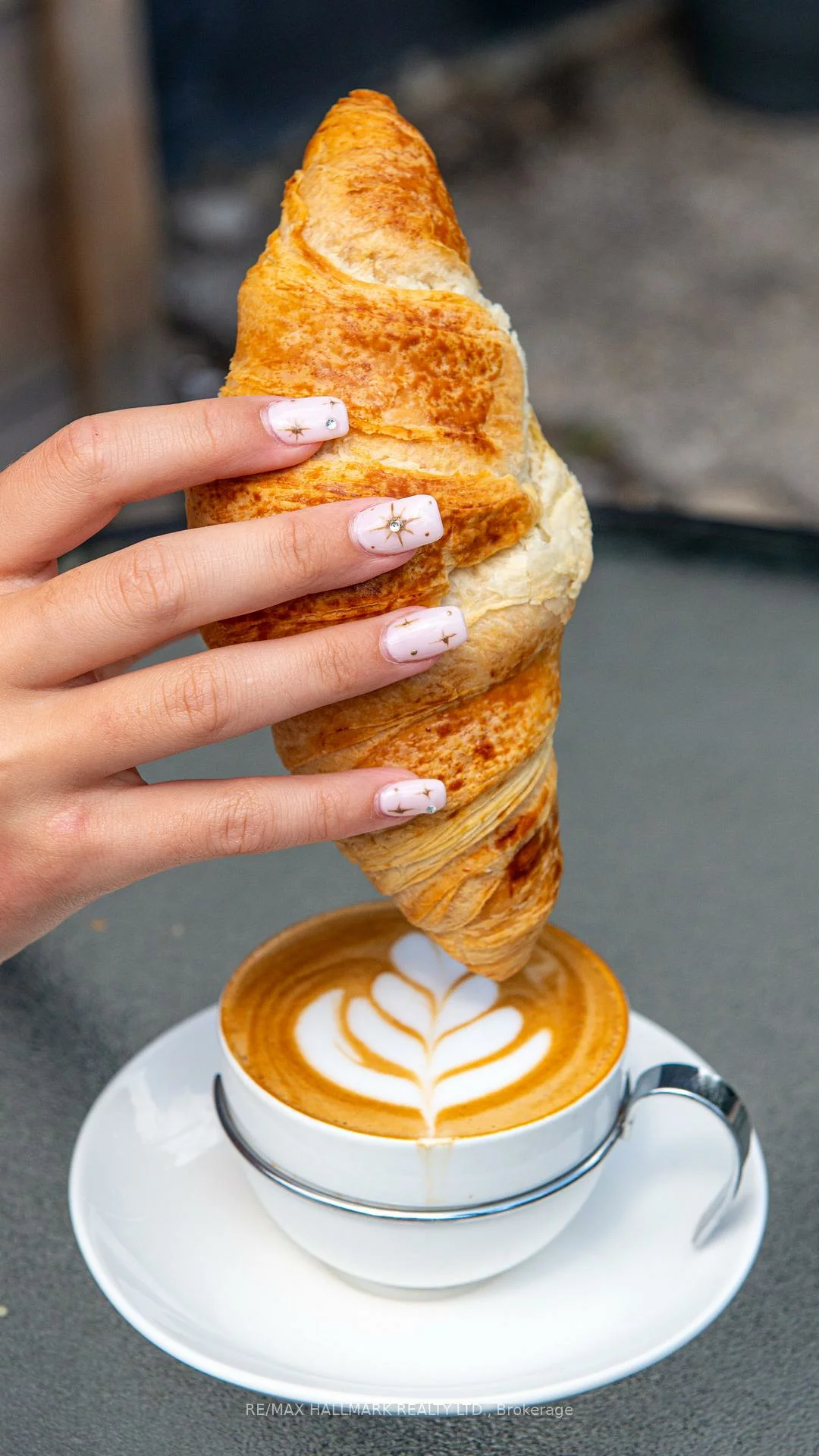 2256, Queen, The Beaches, Toronto