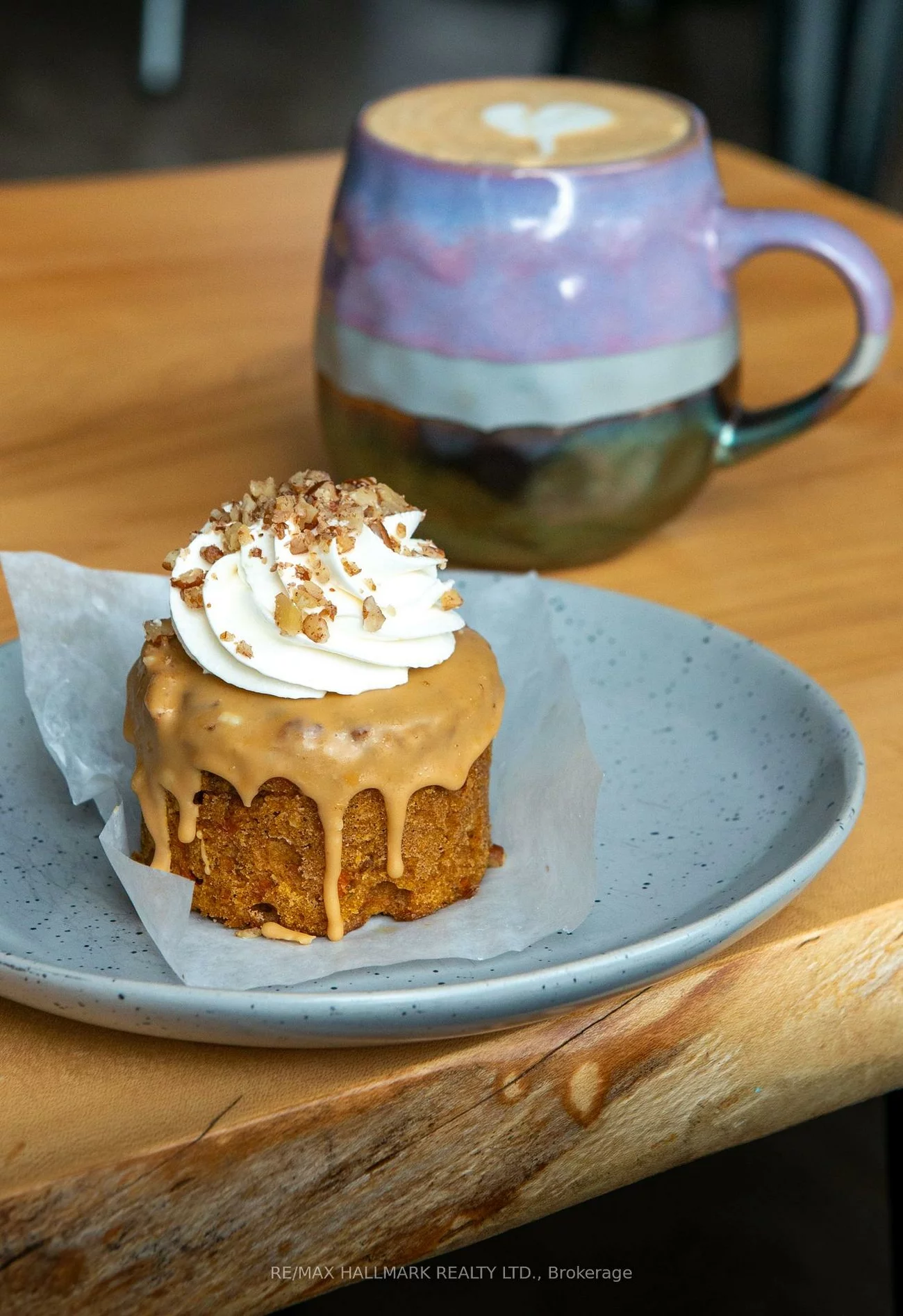 2256, Queen, The Beaches, Toronto