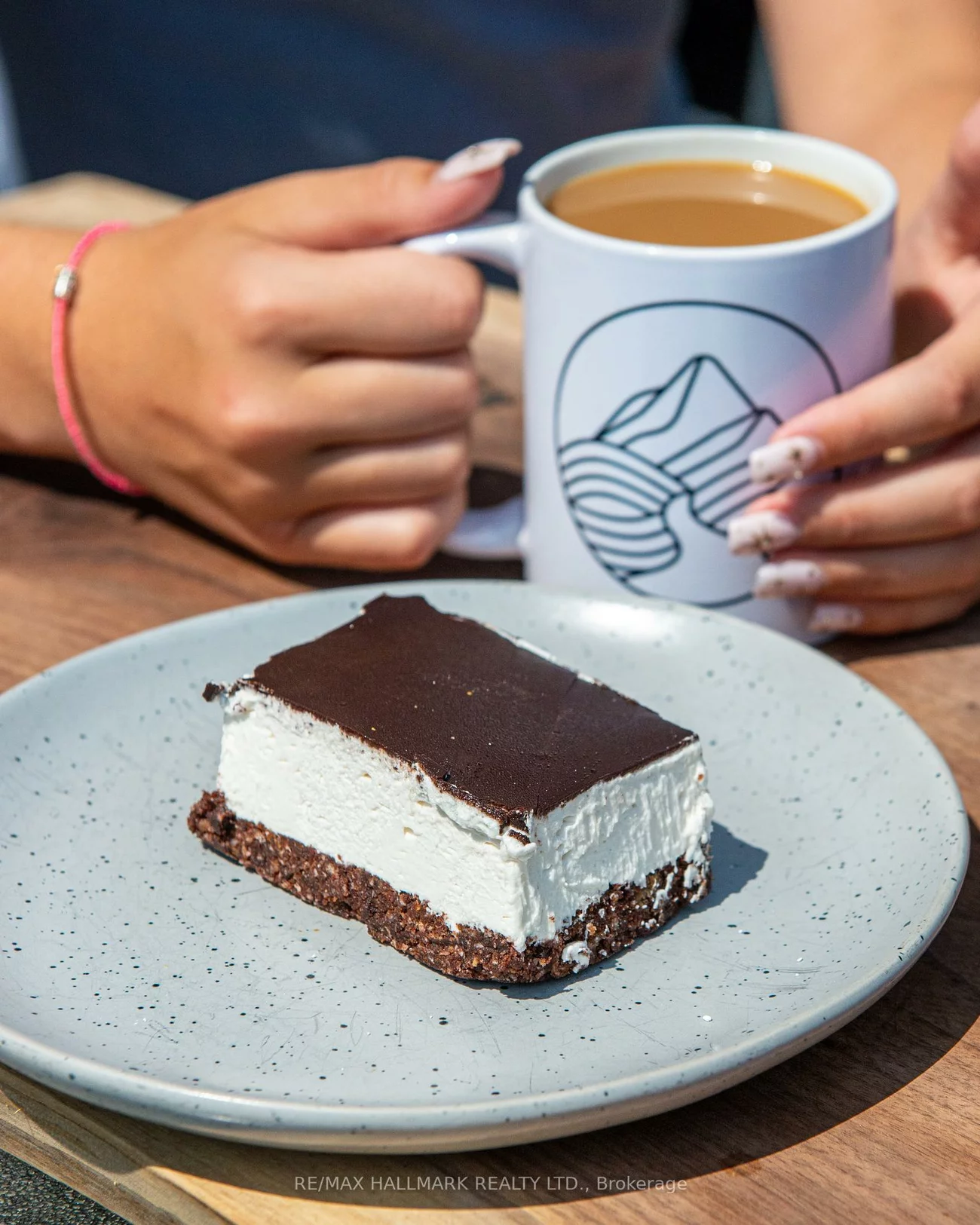 2256, Queen, The Beaches, Toronto