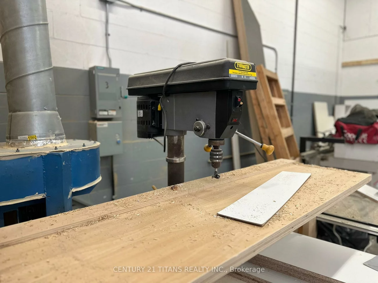 20, Venture, Rouge E11, Toronto