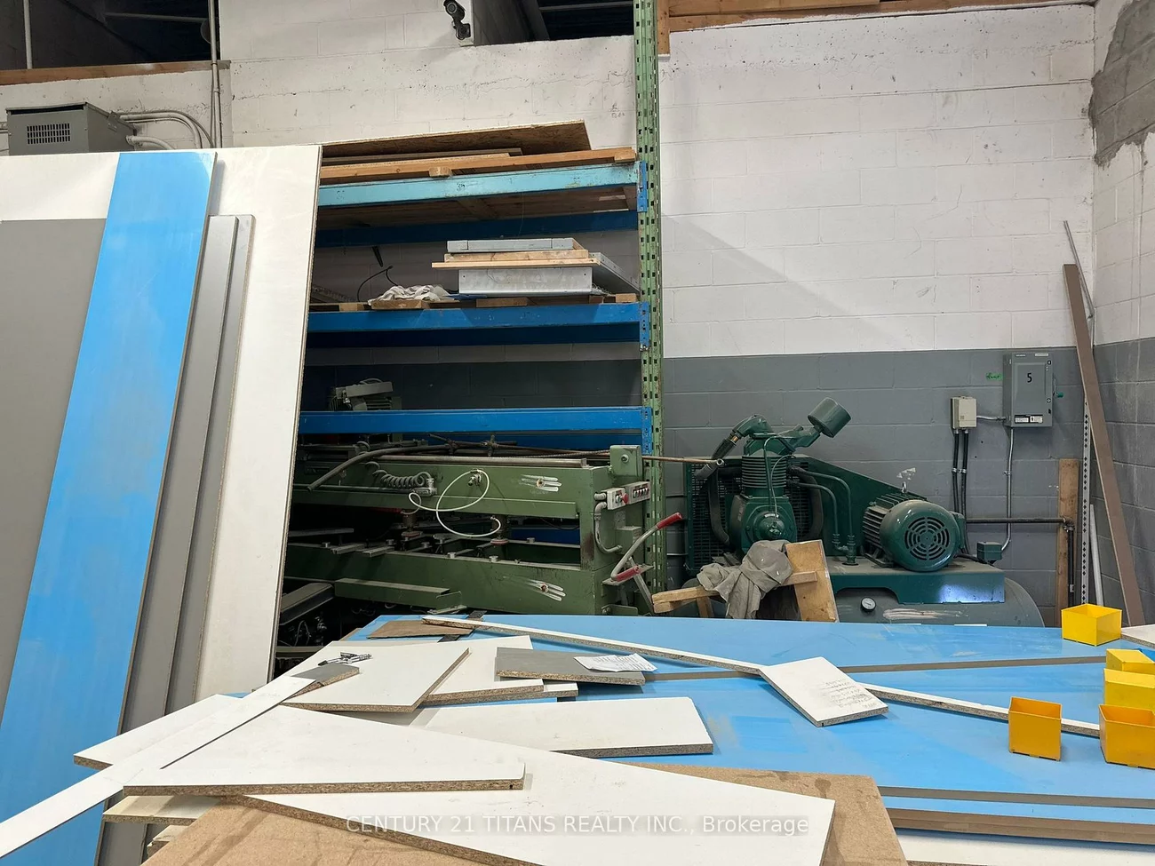 20, Venture, Rouge E11, Toronto