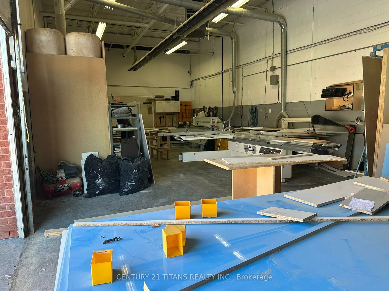 20, Venture, Rouge E11, Toronto