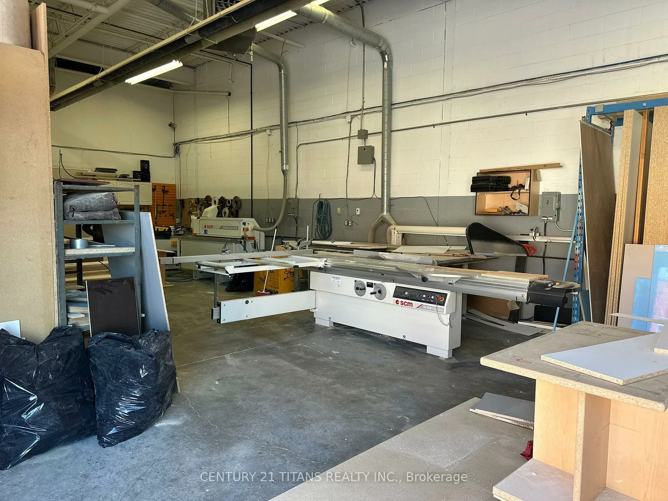 20, Venture, Rouge E11, Toronto