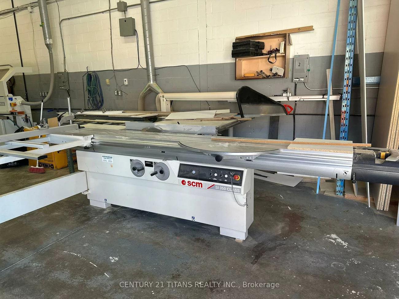 20, Venture, Rouge E11, Toronto