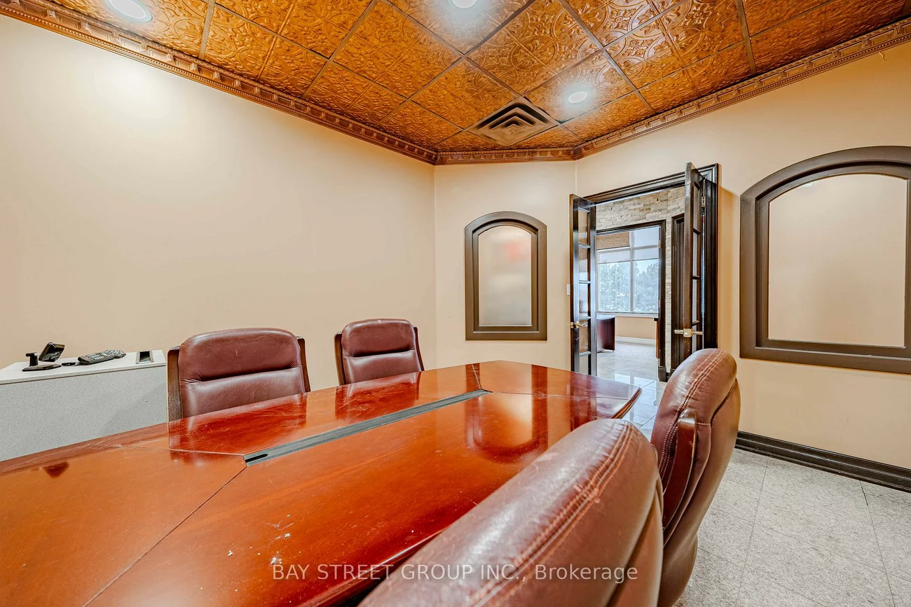 80, Corporate, Woburn, Toronto