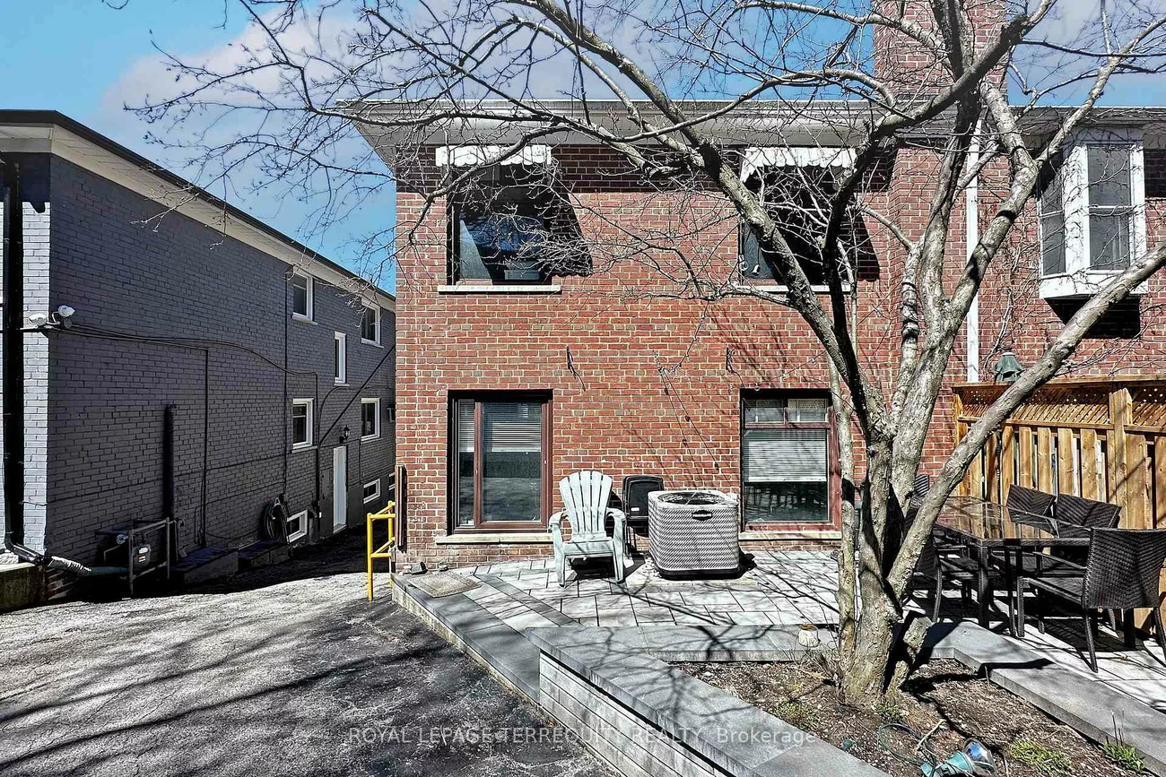 29, Love, East End-Danforth, Toronto