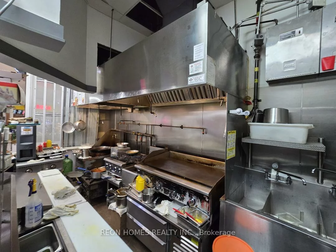 1571, Sandhurst, Agincourt North, Toronto