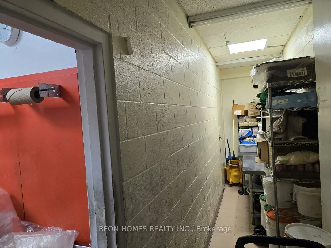 1571, Sandhurst, Agincourt North, Toronto