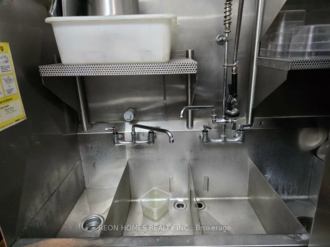 1571, Sandhurst, Agincourt North, Toronto