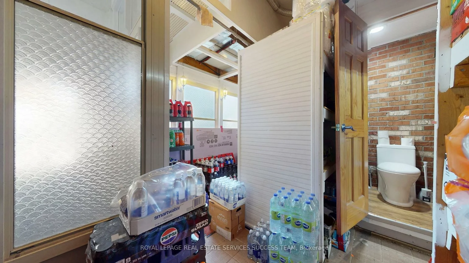 404, Woodfield, Greenwood-Coxwell, Toronto