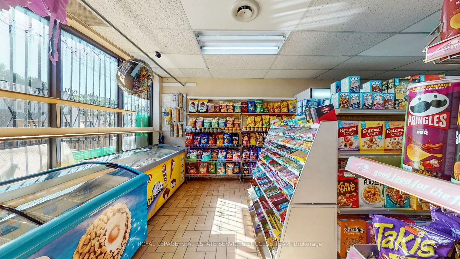 404, Woodfield, Greenwood-Coxwell, Toronto