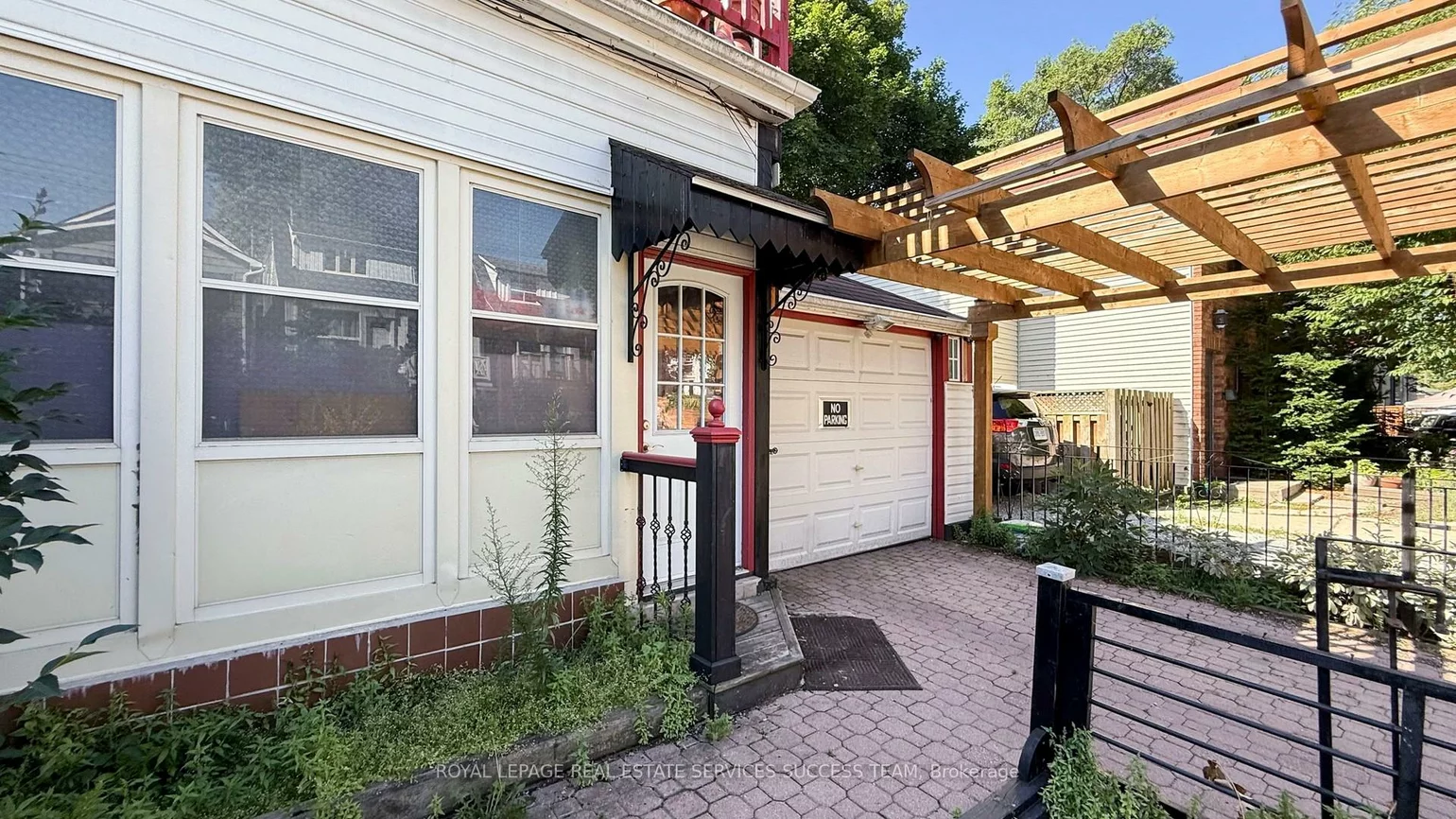 404, Woodfield, Greenwood-Coxwell, Toronto